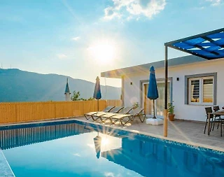 Kaş Sarıbelen'de Doğa Manzaralı, Özel Havuzlu, Jakuzili Villa - 2