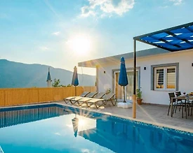 Kaş Sarıbelen'de Doğa Manzaralı, Özel Havuzlu, Jakuzili Villa - 2