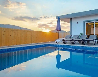 Kaş Sarıbelen'de Doğa Manzaralı, Özel Havuzlu, Jakuzili Villa - 4