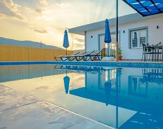 Kaş Sarıbelen'de Doğa Manzaralı, Özel Havuzlu, Jakuzili Villa - 1