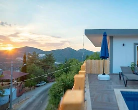 Kaş Sarıbelen'de Doğa Manzaralı, Özel Havuzlu, Jakuzili Villa - 3