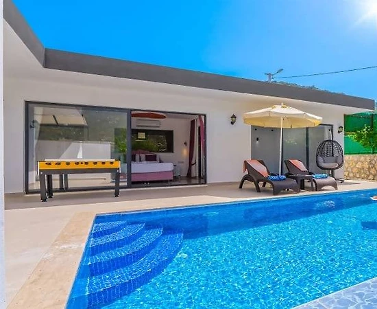 Kaş Sarıbelen'de Doğanın Kalbinde, Isıtmalı Havuzlu, Saunalı Villa - 1