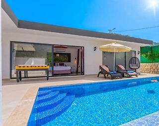 Kaş Sarıbelen'de Doğanın Kalbinde, Isıtmalı Havuzlu, Saunalı Villa - 1