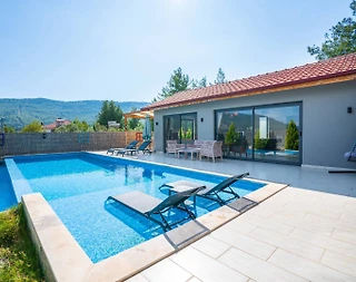 Kaş Sarıbelen'de Geniş Bahçeli, Özel Havuzlu, Jakuzili Villa - 5