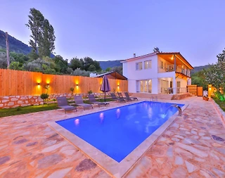 Kaş Hacıoğlan'da Geniş Alanlara Sahip, Özel Havuzlu, Tatil Villası - 2