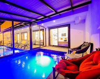 Kaş Bezirgan'da Doğa İle İç İçe, Özel Havuzlu, Şık Villa - 3