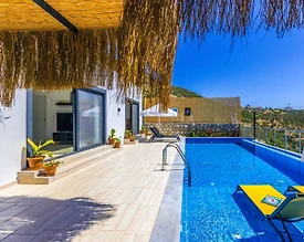 Kaş Bezirgan'da Çekirdek Ailelere Uygun, Özel Havuzlu, Konforlu Villa - 2