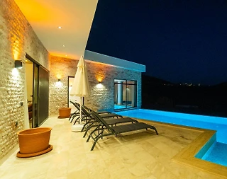 Kaş Bezirgan'da Konforlu Tasarımlı, Özel Havuzlu, Lüks Villa - 1