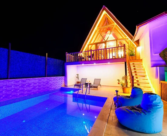 Kaş Bezirgan'da Doğa Manzaralı, Özel Havuzlu, Kiralık Bungalov - 1