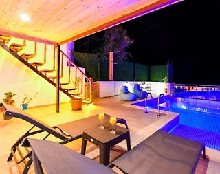 Kaş Bezirgan'da Doğa Manzaralı, Özel Havuzlu, Kiralık Bungalov - 4