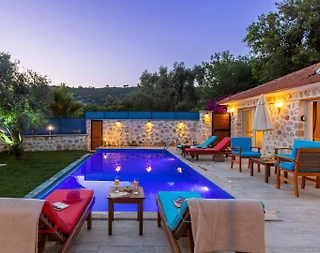 Kaş Üzümlü'de Gözlerden Uzak Konumda, Özel Havuzlu, Kiralık Taş Ev - 5