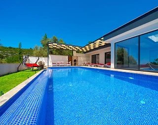 Kaş Üzümlü'de Çekirdek Ailelere Uygun, Kapalı Havuzlu, Ferah Villası - 1