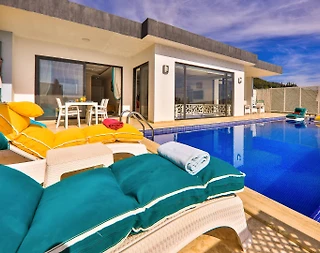 Kaş Üzümlü'de Doğayla Baş Başa, Özel Havuzlu, Şık Villa - 1