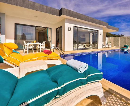 Kaş Üzümlü'de Doğayla Baş Başa, Özel Havuzlu, Kiralık Villa - 1
