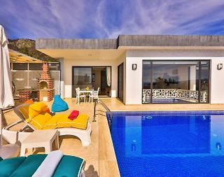 Kaş Üzümlü'de Doğayla Baş Başa, Özel Havuzlu, Şık Villa - 2