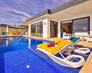 Kaş Üzümlü'de Doğayla Baş Başa, Özel Havuzlu, Şık Villa - 4