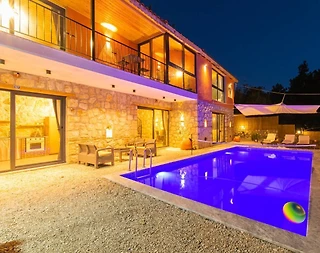 Kaş Üzümlü'de Çekirdek Ailelere Uygun, Özel Havuzlu, Modern Villa - 2