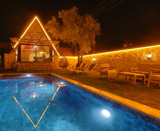 Kaş Üzümlü'de Doğa İçerisinde, Özel Havuzlu, Jakuzili Bungalov - 1