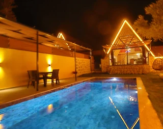 Kaş Üzümlü'de Doğa İçerisinde, Özel Havuzlu, Jakuzili Bungalov - 2