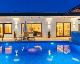 Kaş Üzümlü'de Çekirdek Aileye Uygun, Özel Havuzlu, Lüks Villa - 2