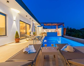 Kaş Üzümlü'de Çekirdek Aileye Uygun, Özel Havuzlu, Lüks Villa  - 4