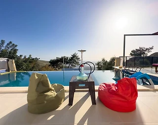 Kalkan Üzümlü'de Doğa Manzaralı, Özel Havuzlu, Konforlu Villa - 5