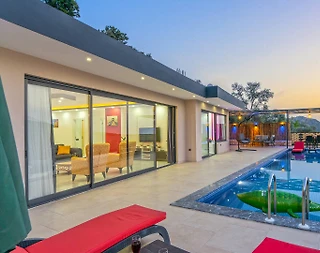 Kaş İslamlar'da Enfes Manzaralı, Özel Havuzlu, Kiralık Villa  - 1