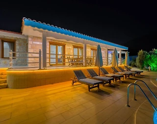 Kaş Üzümlü'de Geniş Ailelere Uygun, Özel Havuzlu, Şık Villa - 2