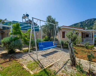 Kaş Üzümlü'de Geniş Ailelere Uygun, Özel Havuzlu, Şık Villa - 4