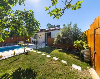 Kaş Üzümlü'de Geniş Bahçeli, Balayı Konseptli, Kiralık Villa - 5