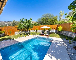 Kaş Üzümlü'de Geniş Bahçeli, Balayı Konseptli, Kiralık Villa - 3