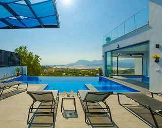 Kaş Üzümlü'de Geniş Ailelere Uygun, Özel Havuzlu, Olanaklı Villa - 2