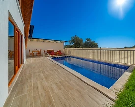 Kaş Üzümlü'de Yeşillikler İçerisinde, Özel Havuzlu, Lüks Bungalov - 3