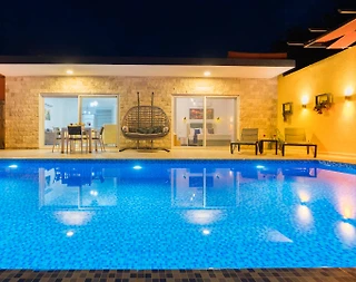 Kaş Üzümlü'de Sakin Konumda, Özel Havuzlu, Modern Villa - 2