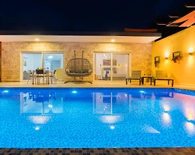 Kaş Üzümlü'de Sakin Konumda, Özel Havuzlu, Modern Villa - 2