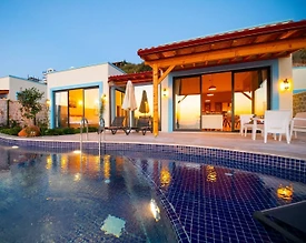 Kaş Yeşilköy'de Doğa Manzaralı, Özel Havuzlu, Lüks Villa - 2