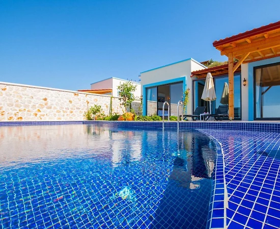 Kaş Yeşilköy'de Doğa İle İç İçe, Özel Havuzlu, Saunalı, Kiralık Villa - 1
