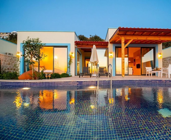 Kaş Yeşilköy'de Çekirdek Ailelere Uygun, Kapalı Havuzlu, Modern Villa - 1
