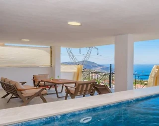 Kaş Bezirgan'da 4 Kişi Kapasiteli, Özel Havuzlu, Ferah Suit - 1