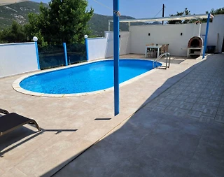 Kaş İslamlar'da Ahşap Mimarili, Korunaklı, Özel Havuzlu Kiralık Villa - 4