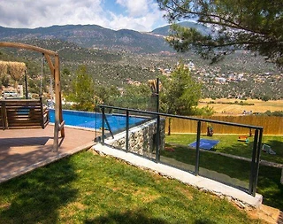 Kaş Bezirgan'da Çocuk Oyun Alanlı, Özel Havuzlu, Şık Bungalov - 1