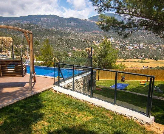 Kaş Bezirgan'da Çocuk Oyun Alanlı, Özel Havuzlu, Kiralık Bungalov - 1
