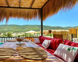 Kaş Sarıbelen'de Şık Tasarımlı, Özel Havuzlu, 2+1 Tatil Villası  - 3