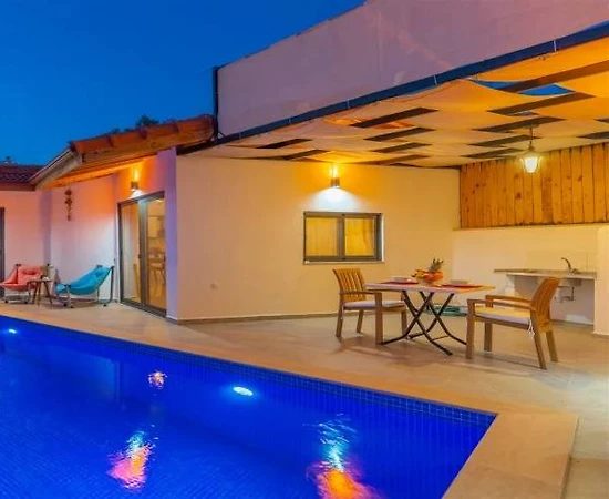 Kaş Bezirgan'da Balayı Çiftlerine Uygun, Özel Havuzlu, Romantik Villa - 1