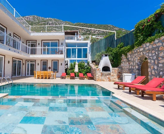 Kaş Bezirgan'da Deniz Manzaralı, 10 Kişilik, Özel Havuzlu Villa - 1