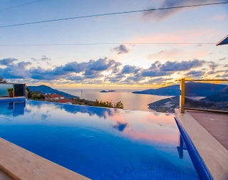 Kaş Bezirgan'da Deniz Manzaralı, Özel Havuzlu, Jakuzili, Kiralık Villa - 1