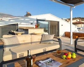 Kaş Kalkan'da Denize Yürüme Mesafesinde, Özel Havuzlu, Teraslı Villa - 3