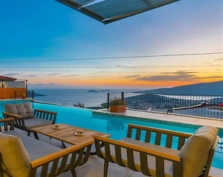 Kaş Kalkan'da Enfes Deniz Manzaralı, Özel Havuzlu, 3+1, Kiralık Villa - 1