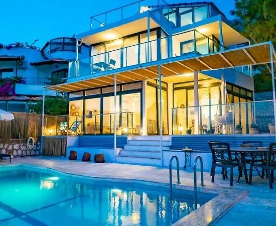 Kaş Kalkan'da Geniş Ailelere Uygun, Özel Havuzlu, Şık Villa - 1