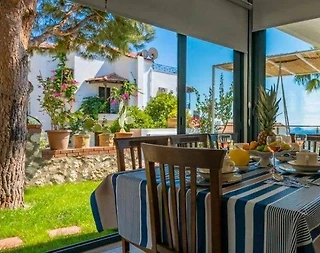 Kaş Kalkan'da Geniş Ailelere Uygun, Özel Havuzlu, Şık Villa - 3